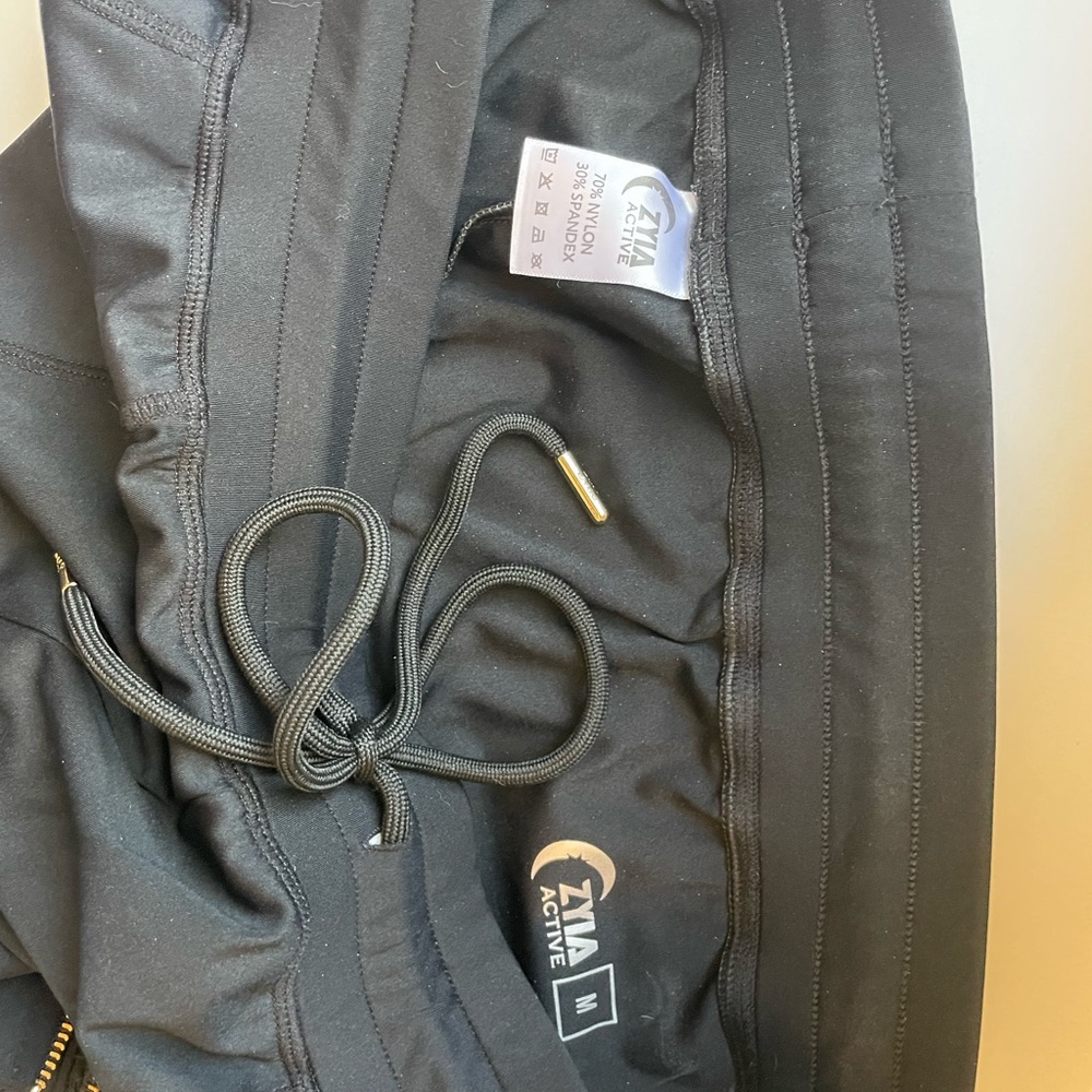 Zyia Black Peak Zipper jogger